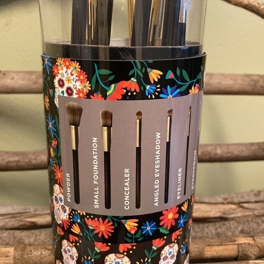 NEW BEAUTY CONCEPTS SUGAR SKULL Day of the Dead FACE & EYE BRUSH COLLECTION